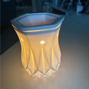 Scentsy alabaster warmer